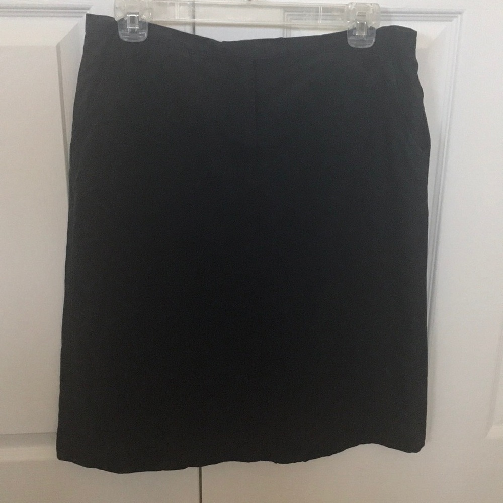 Simple navy blue skirt 💙